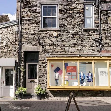 Bowness Daire